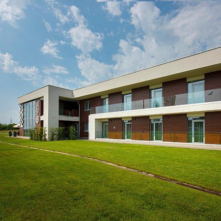 Outlet Hotel Polgár Exterior foto
