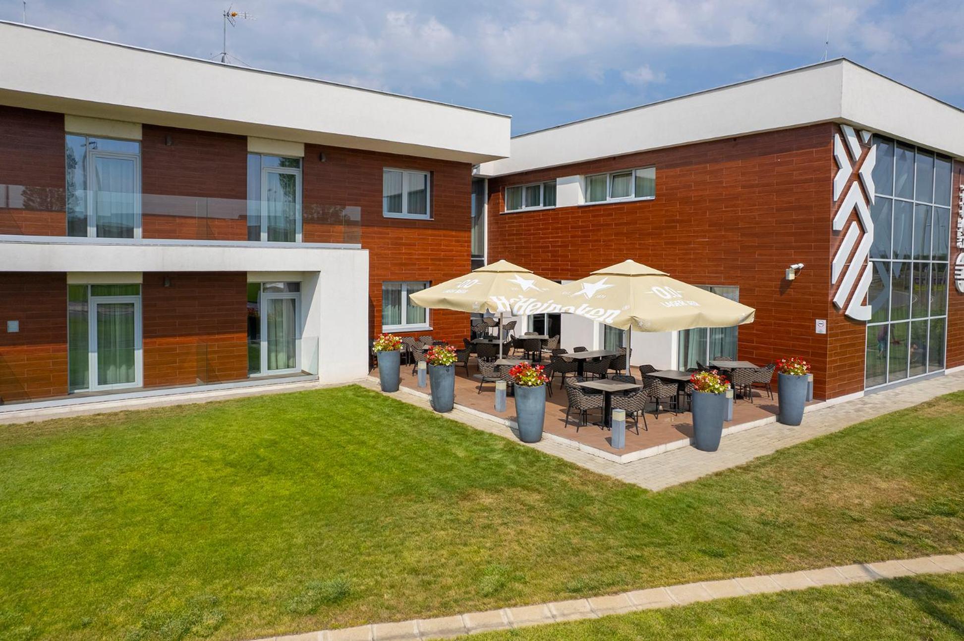 Outlet Hotel Polgár Exterior foto