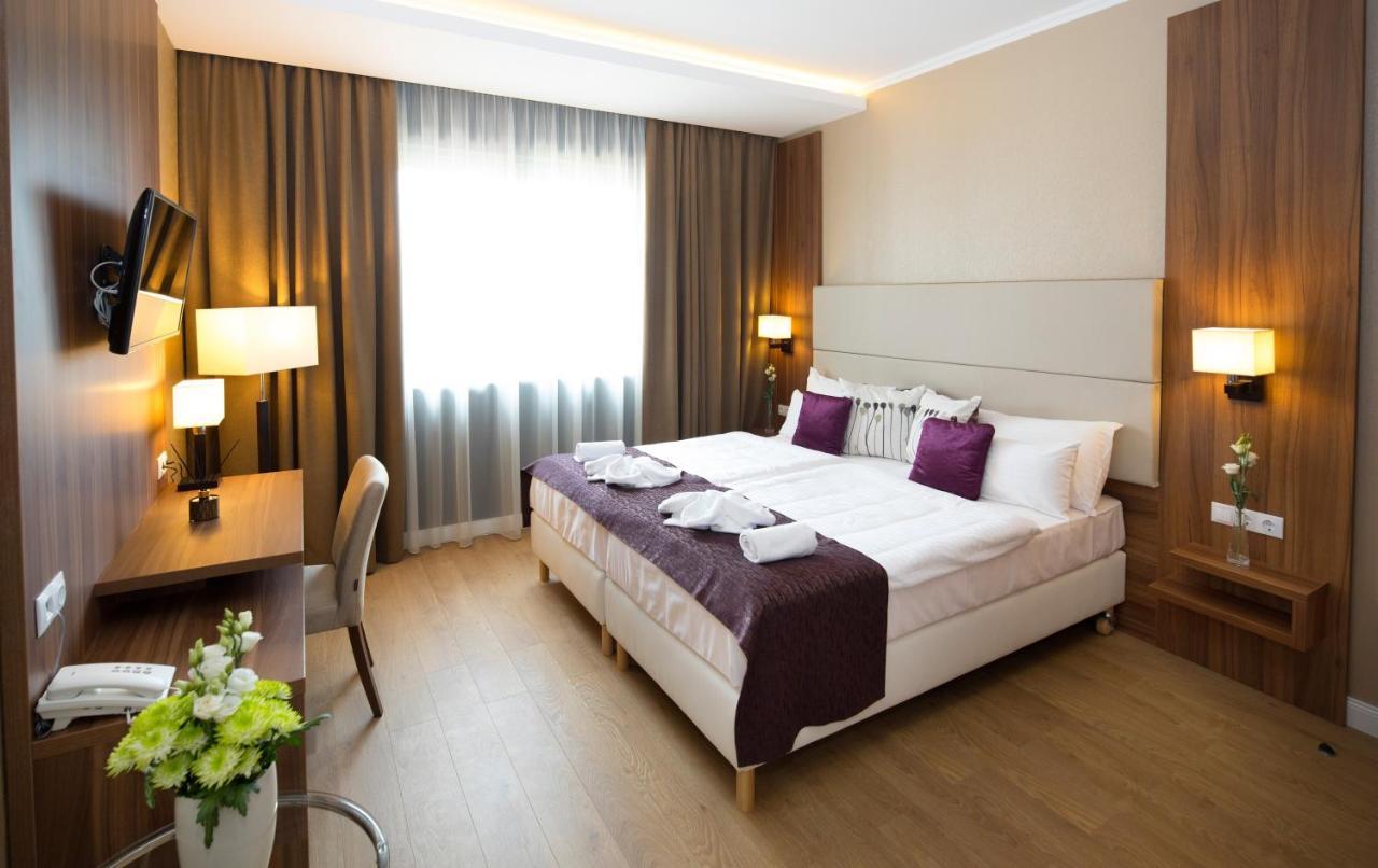 Outlet Hotel Polgár Exterior foto